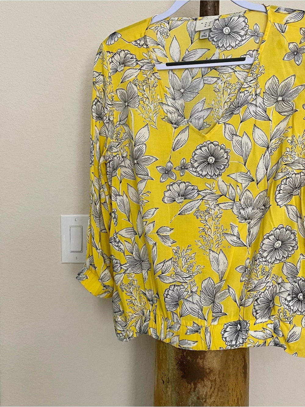 NWOT a new day Vibrant Yellow Floral V-Neck Blouse 3/4 sleeves elastic waist M